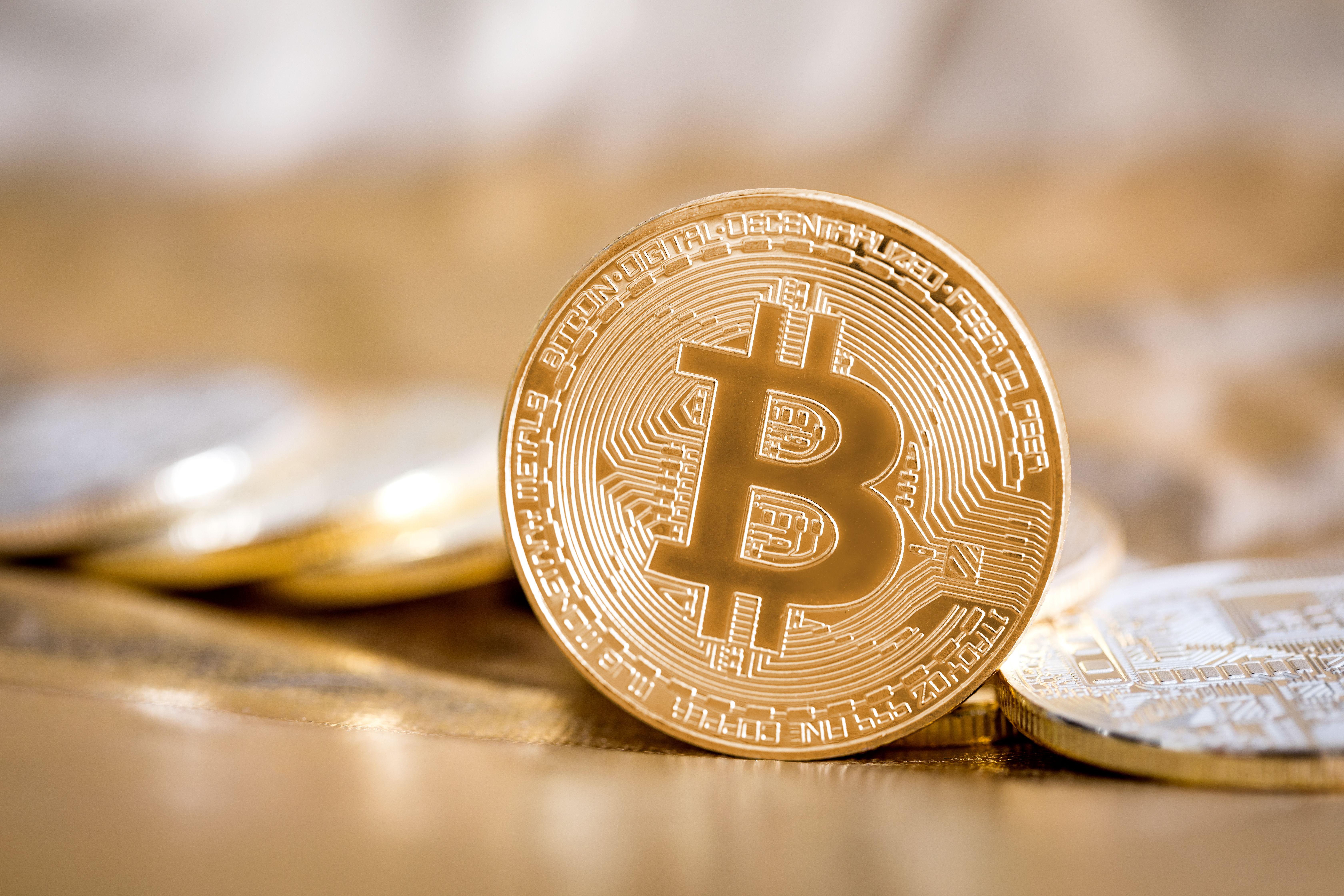 Bitcoins versenden crypto valley decentraland